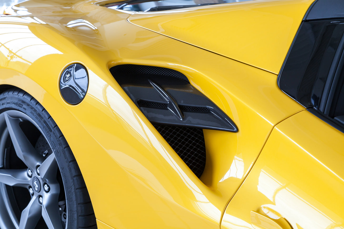 Capristo Ferrari 488 - Carbon Fiber Side Air Intake Panels