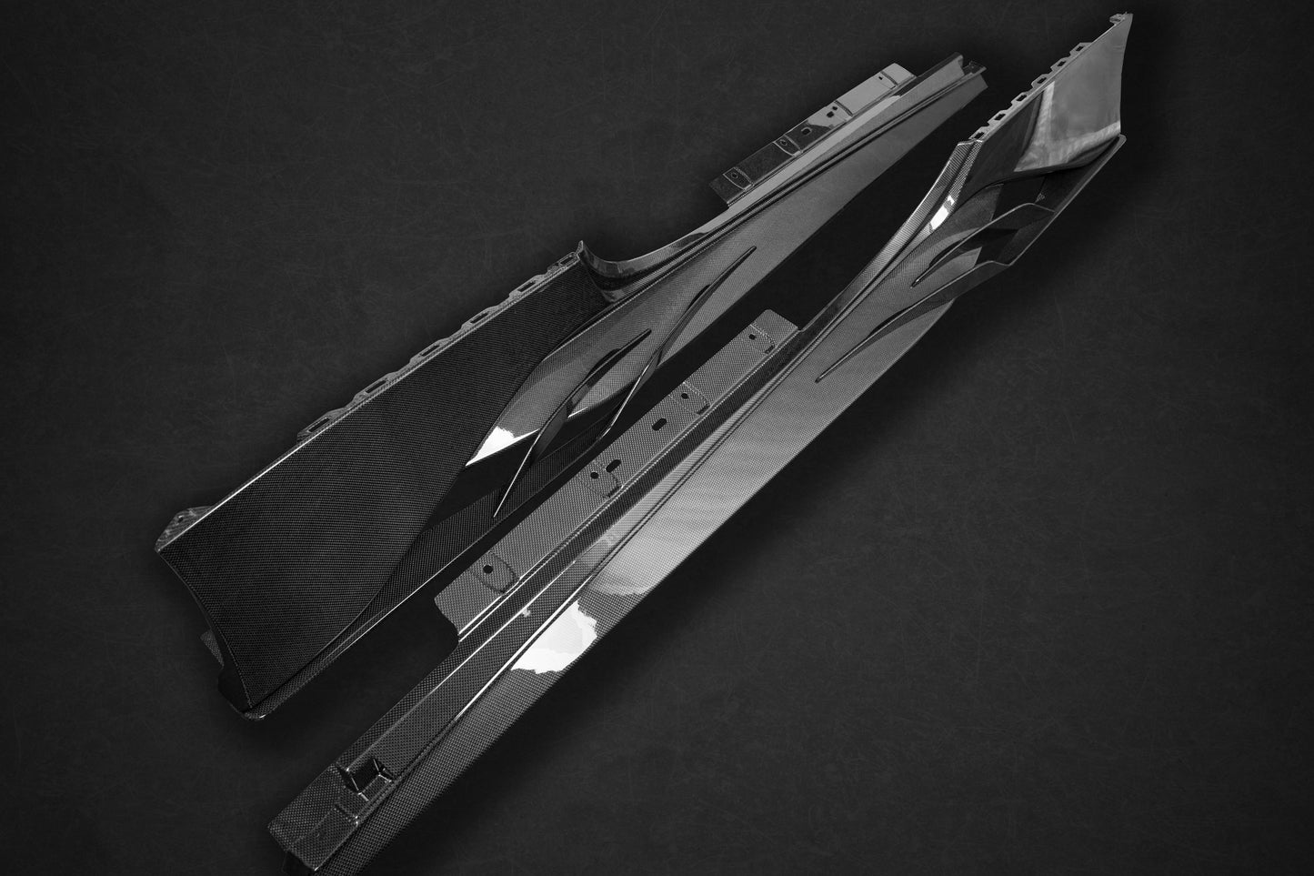 Capristo Ferrari 488/F8 - Carbon Fiber Side Skirts (With Wings)