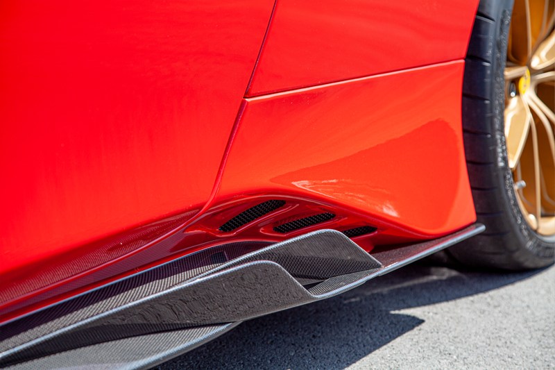 Capristo Ferrari 488/F8 - Carbon Fiber Side Skirts (With Wings)