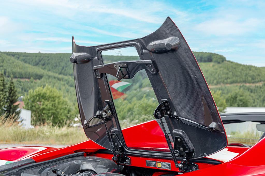 Capristo Ferrari F8 Spider - Carbon Fiber + Glass Bonnet