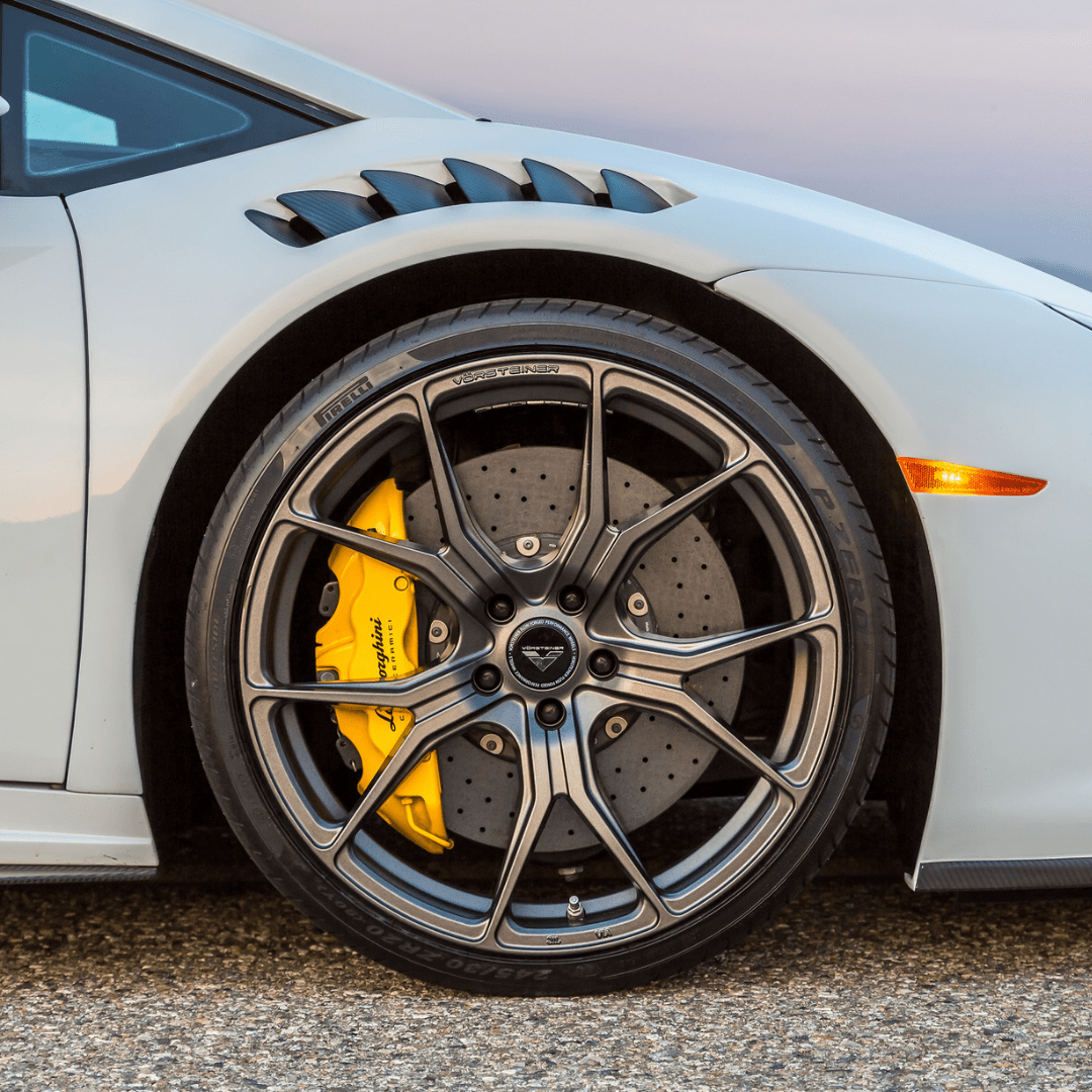 Vorsteiner Lamborghini Huracan Novara Edizione Aero Front Fenders w/Integrated Vents and Splash Shields (2x2 Gloss Carbon)