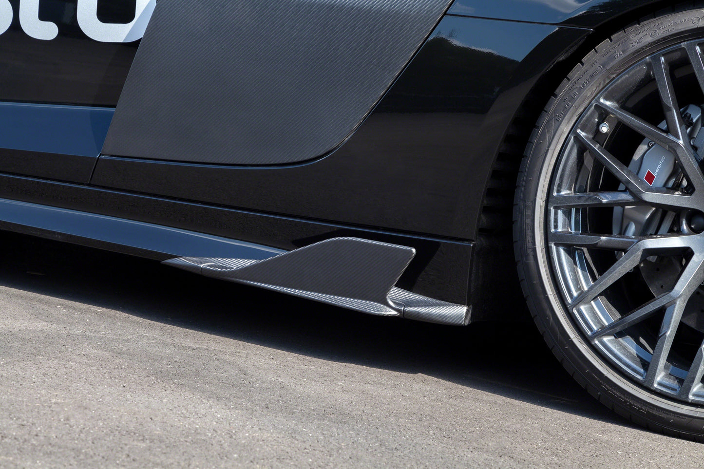 Capristo Audi R8 (Gen2) - Carbon Fiber Side Fins